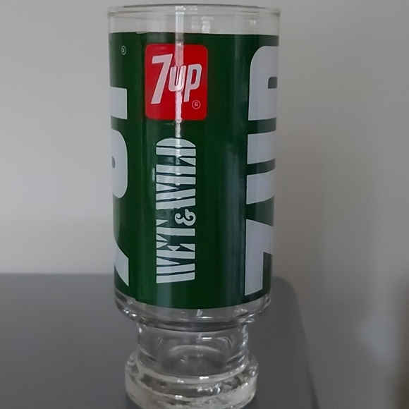 Vintage 7 Up "Wet & Wild" and "The Uncola" Glass - Picture 2 of 6